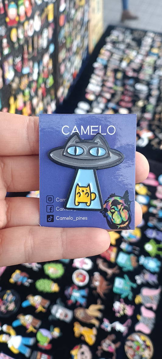 Pin Ovni Gato Metálico