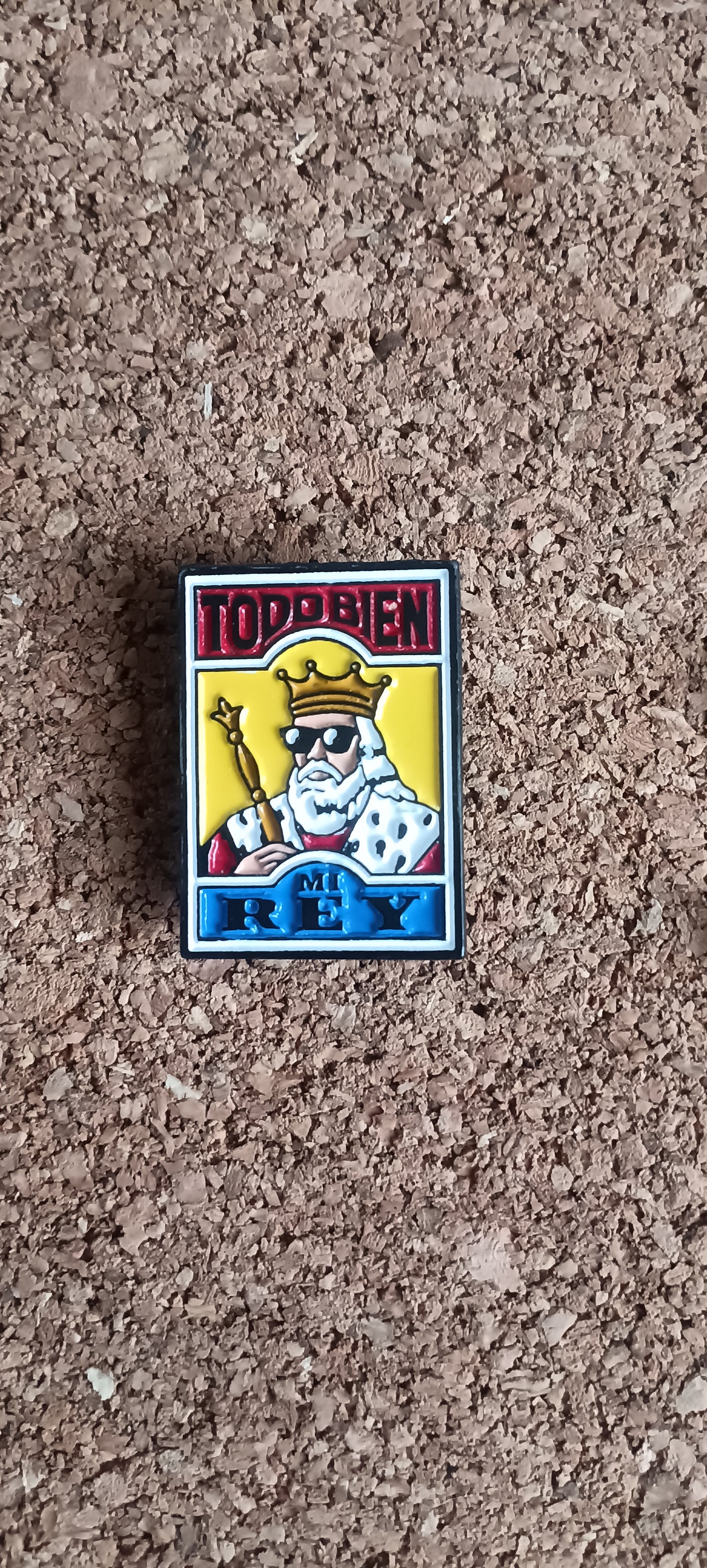 Pin Todo Bien Mi Rey Caja De Fostiros Metálico