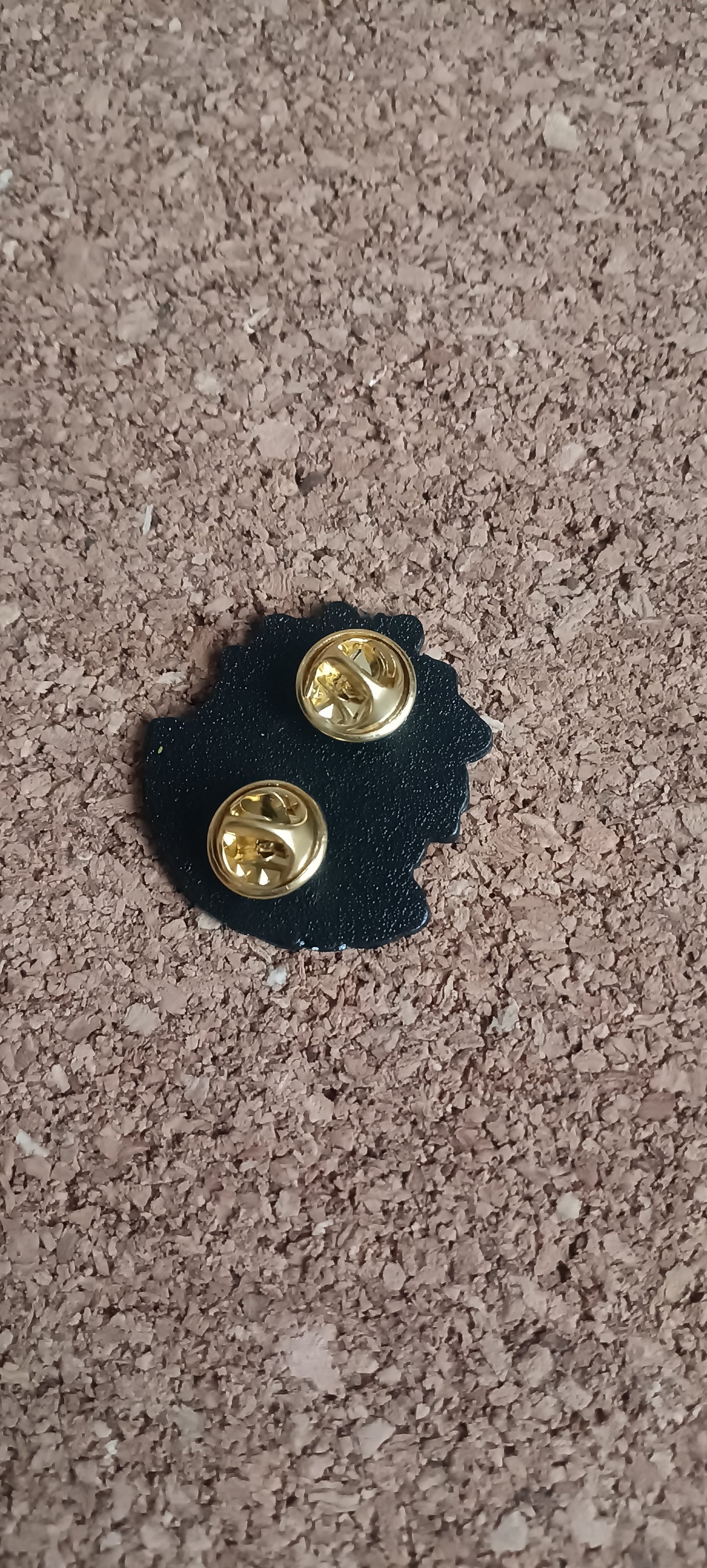 Pin Severa Flor Metálico