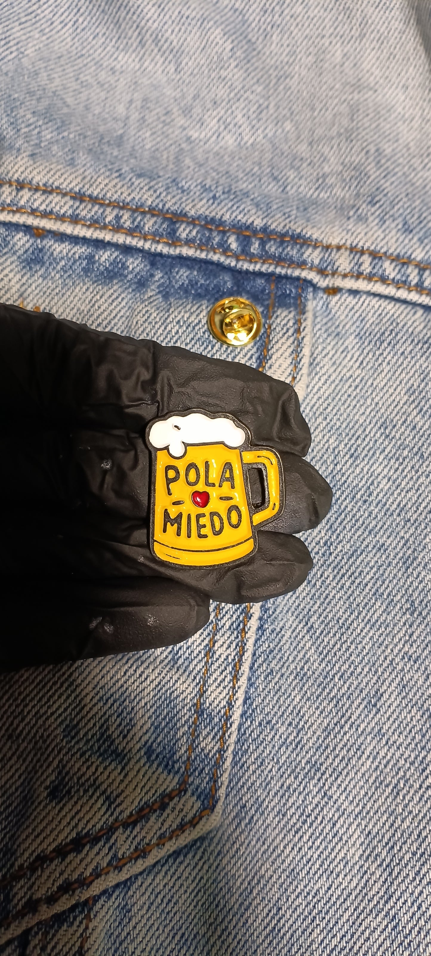 Pin " Pola O Miedo" Metálico