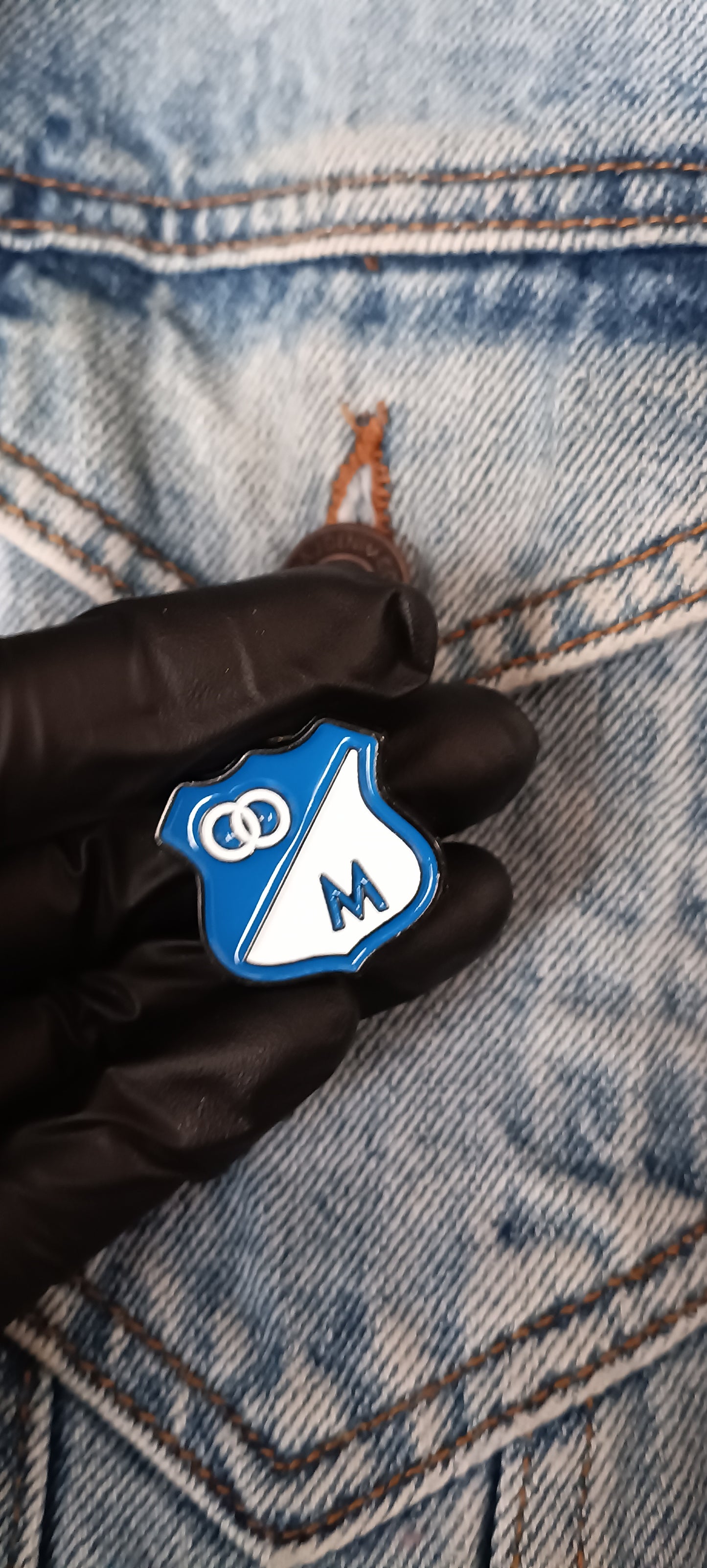 Pin Millonarios Metálico