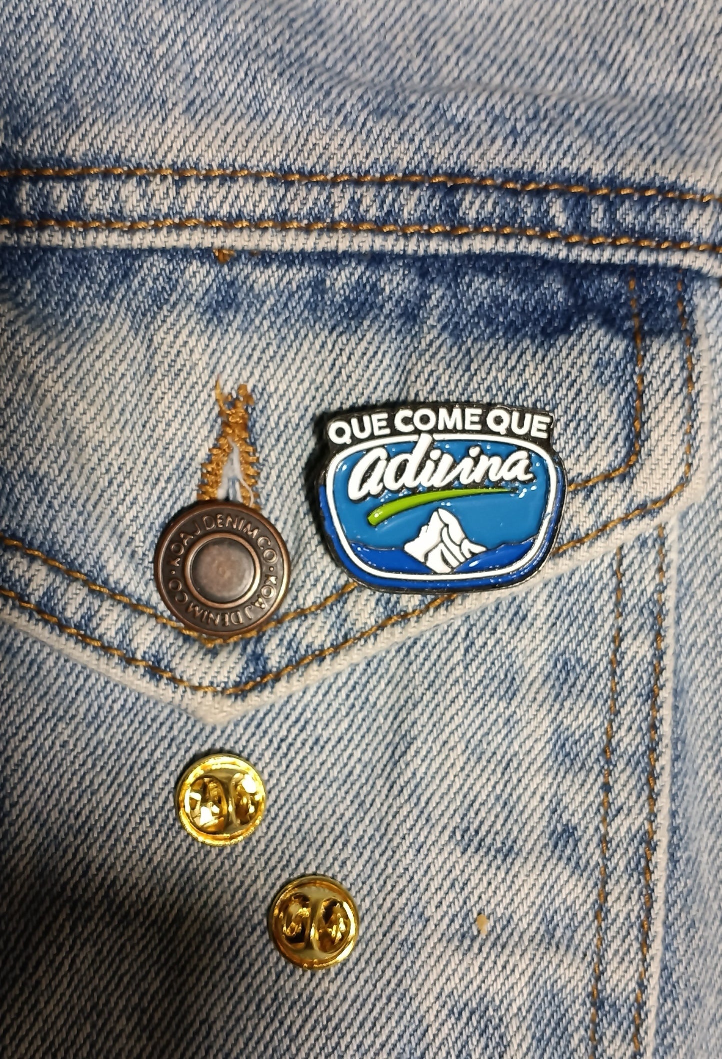 Pin Que Come Que Adivina Metálico