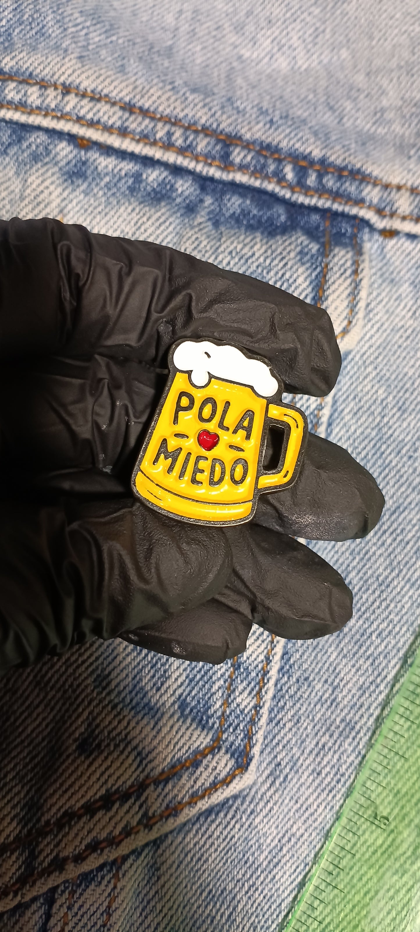 Pin " Pola O Miedo" Metálico