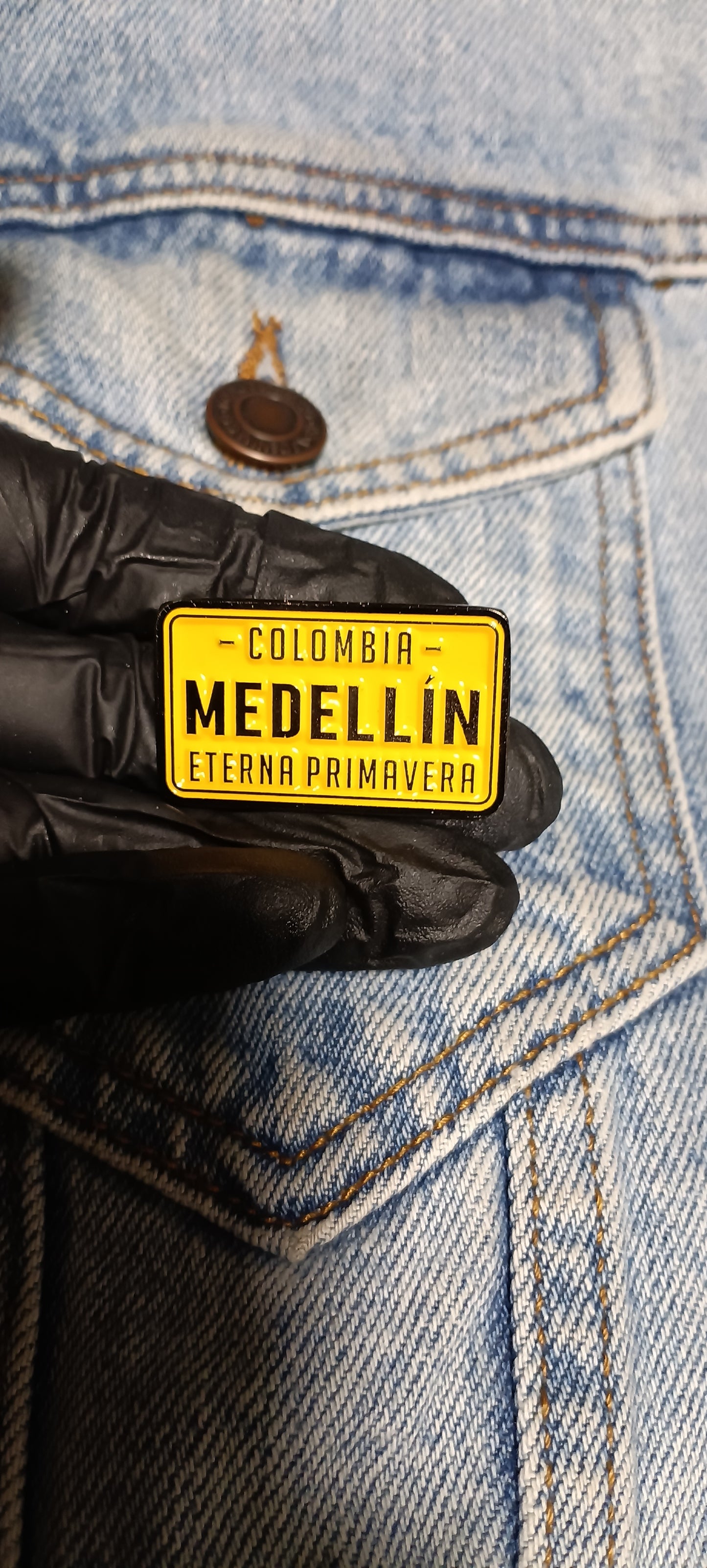 Pin Medellín Colombia Metálico