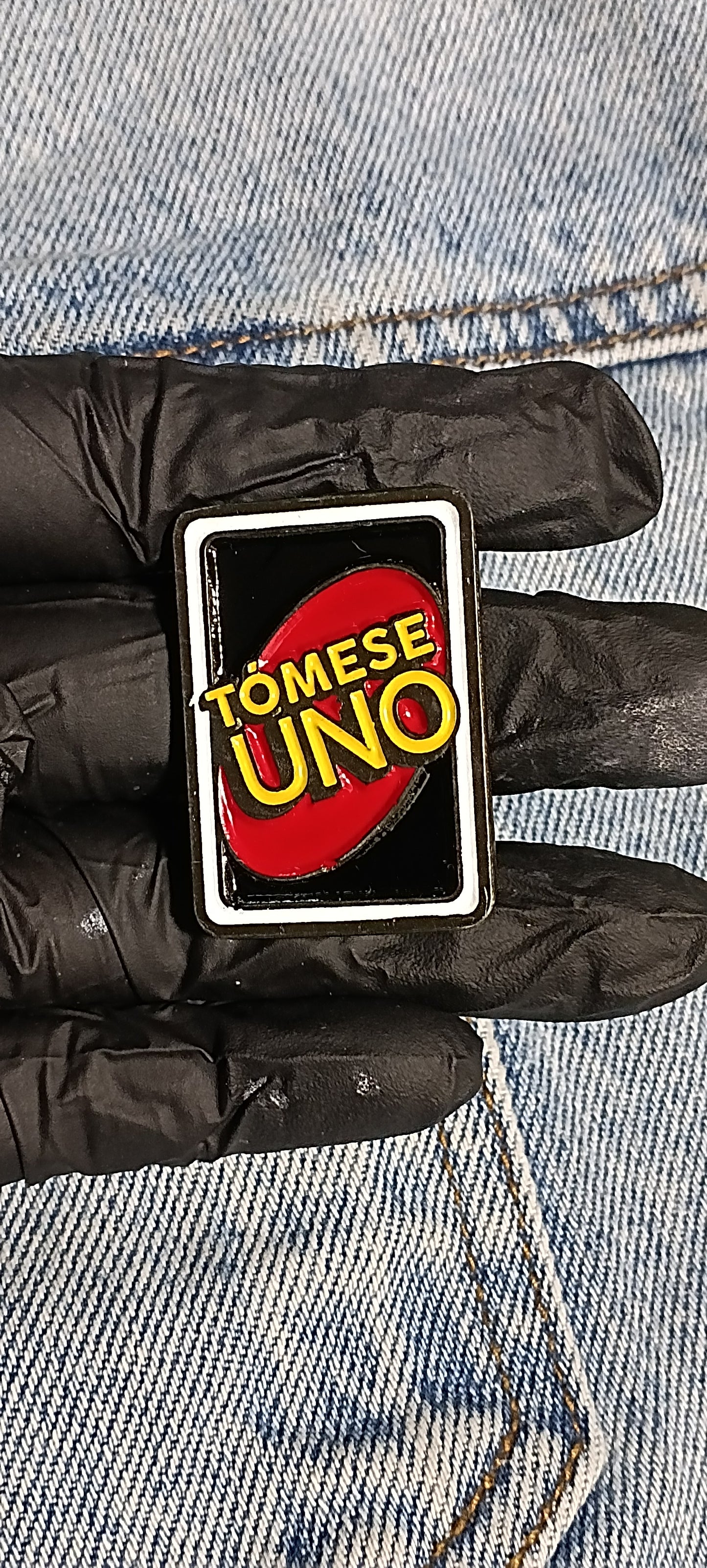 Pin Tómese Uno Metálico
