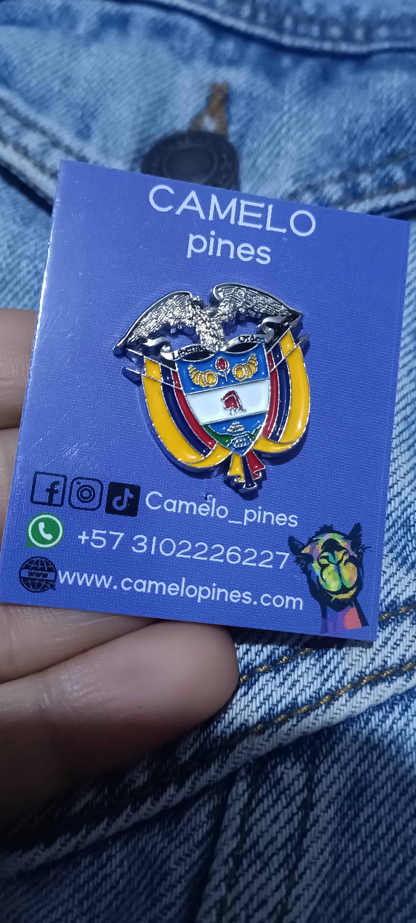 Pin Escudo De Colombia Metálico