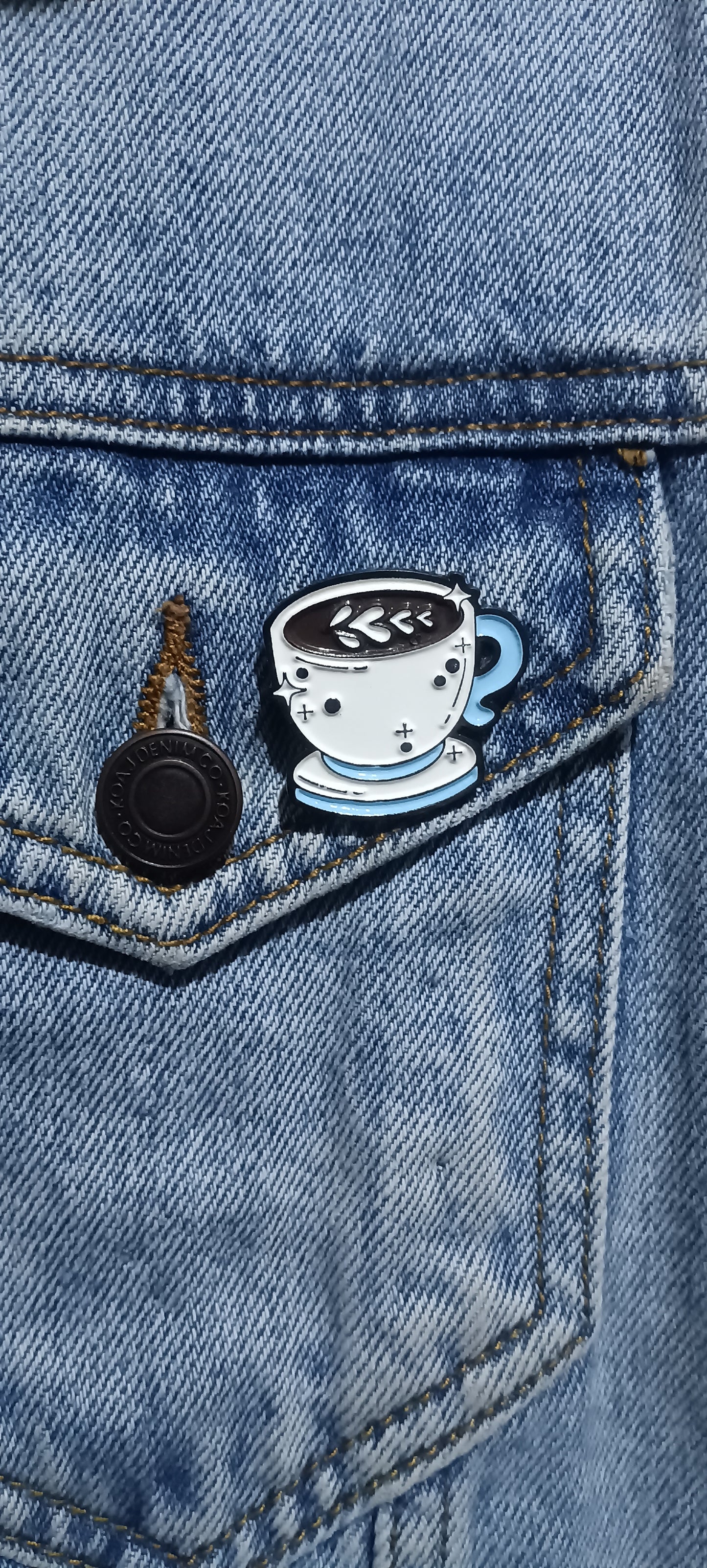 Pin Taza De Capuchino Metálico