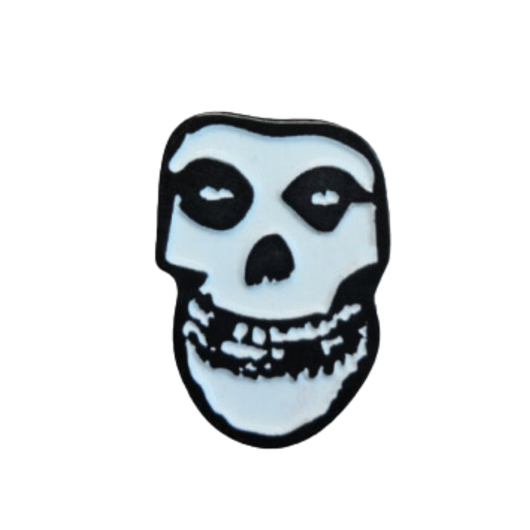 Pin Misfists  Blanco Metálico
