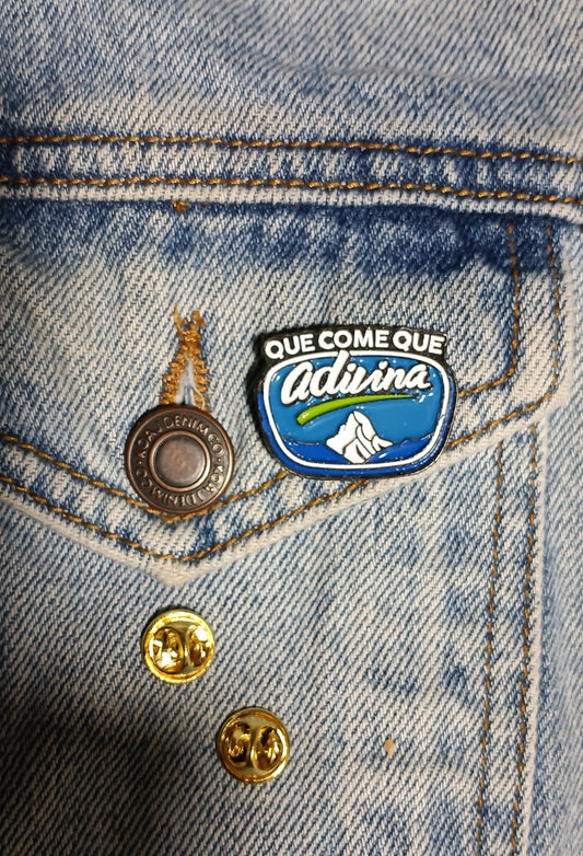 Pin Que Come Que Adivina Metálico