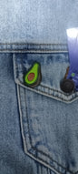 Pin Aguacate Metálico
