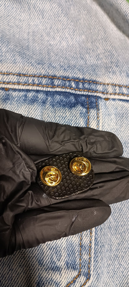 Pin Que Come Que Adivina Metálico