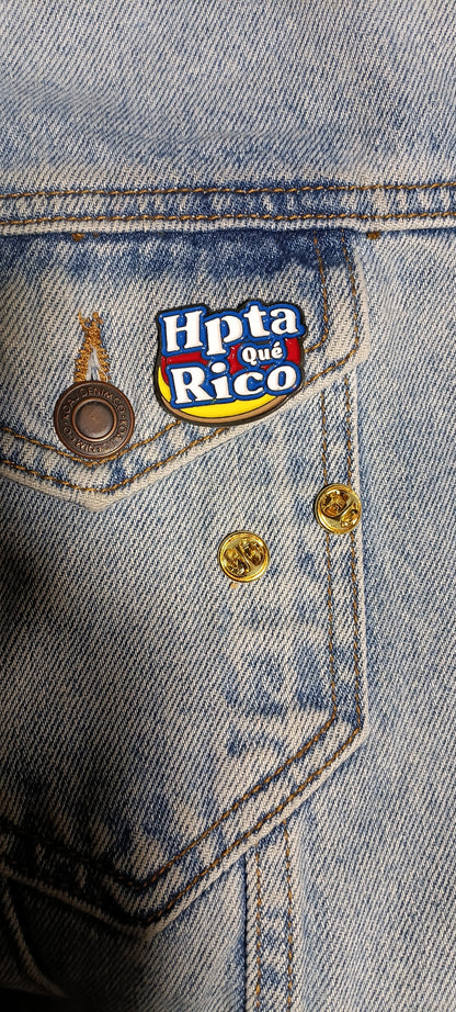 Pin Hpta Qué Rico Metálico