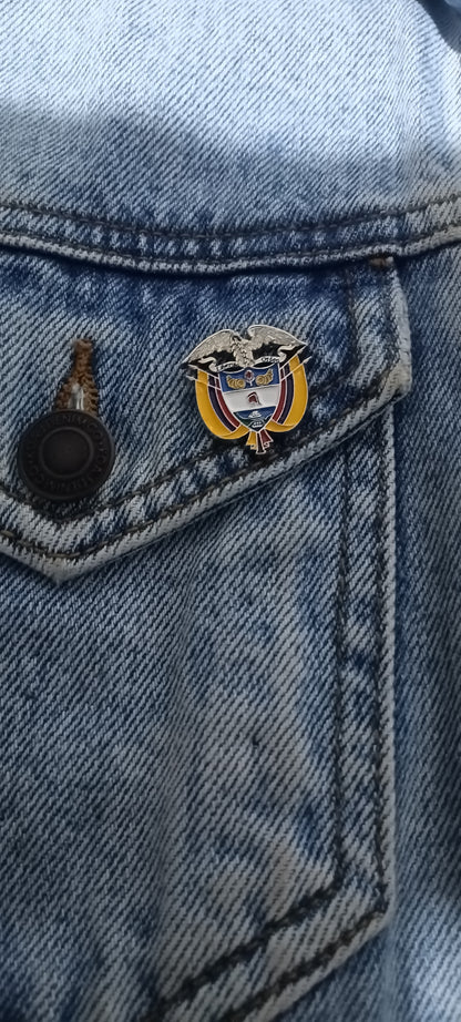Pin Escudo De Colombia Metálico