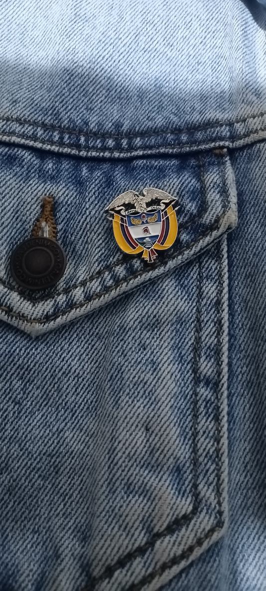 Pin Escudo De Colombia Metálico